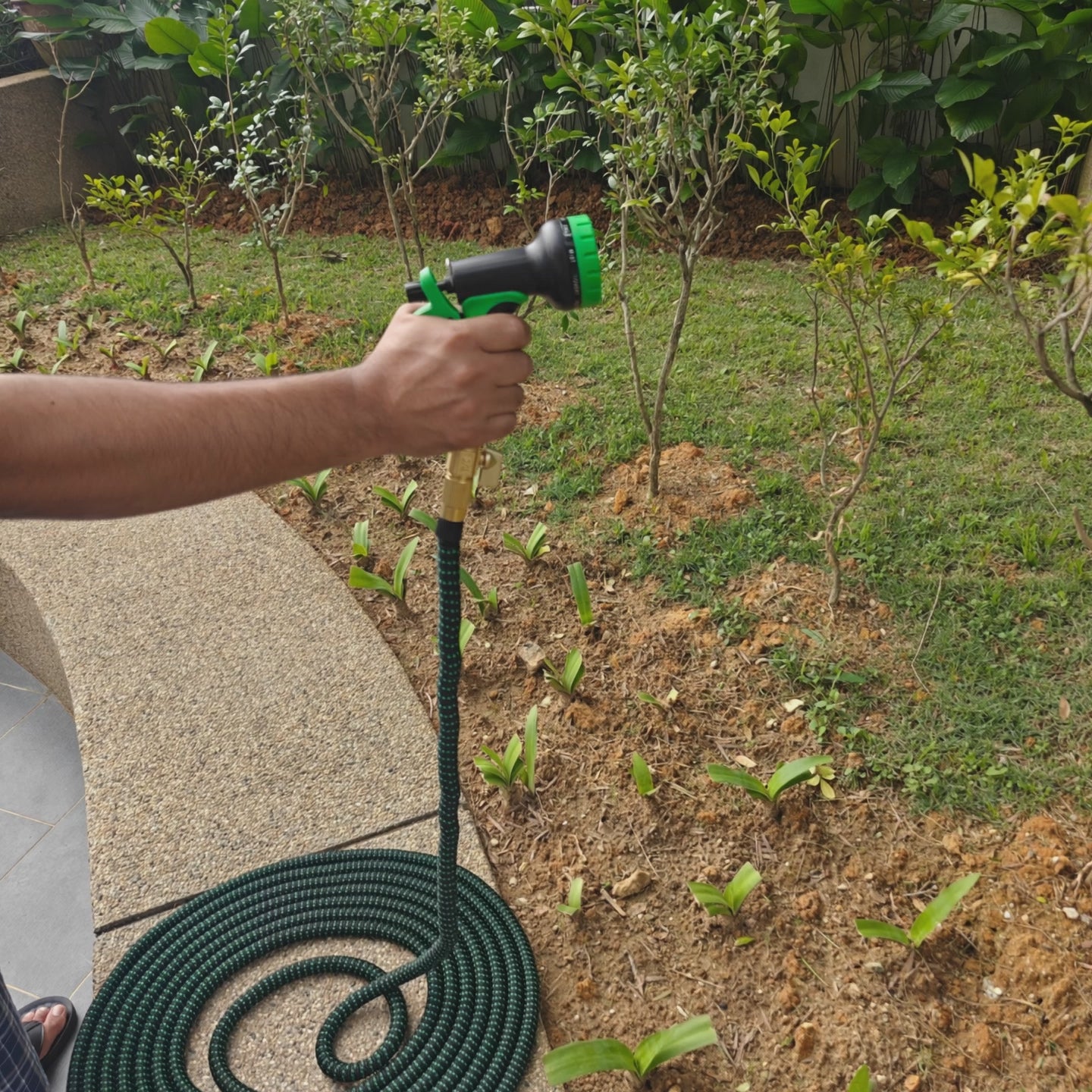 ZAKUTO Garden Hose 50ft with 10-Function High-Pressure Spray Nozzle, Heavy Duty Flexible Hose, 3/4" Solid Brass Fittings Leakproof Design